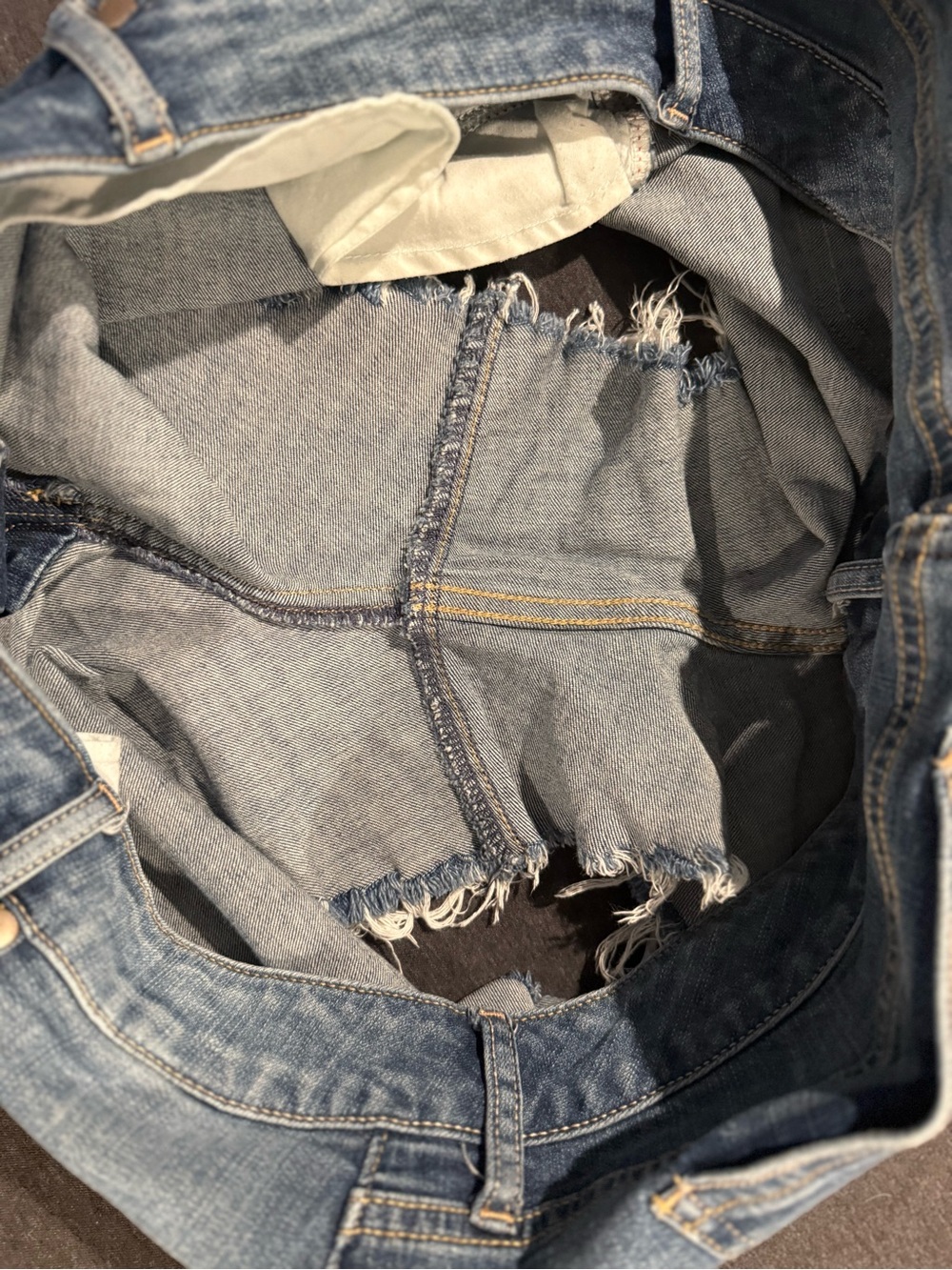 Women's Distressed Denim Shorts - Light Blue - Picture 4 of 5